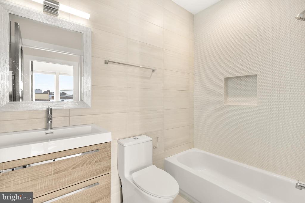 653 IRVING STREET NW Unit: 8