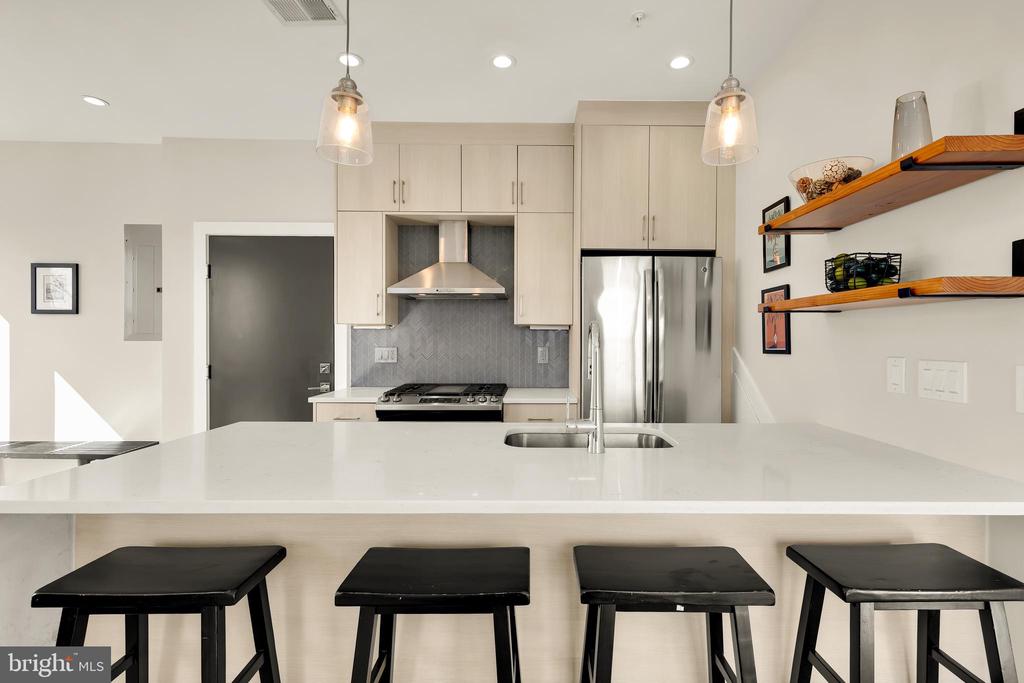653 IRVING STREET NW Unit: 8