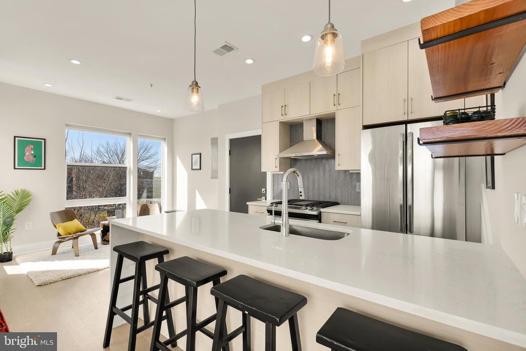 653 IRVING STREET NW Unit: 8