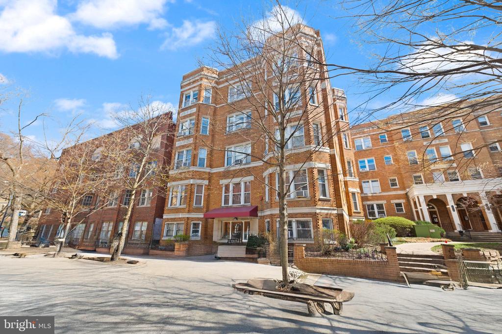 1820 CLYDESDALE PLACE NW Unit: 4