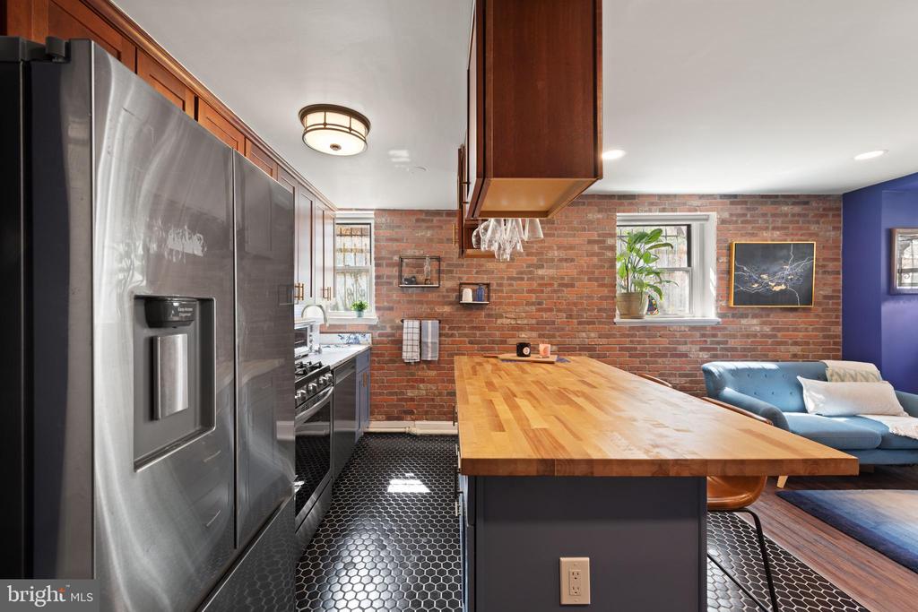 1820 CLYDESDALE PLACE NW Unit: 4