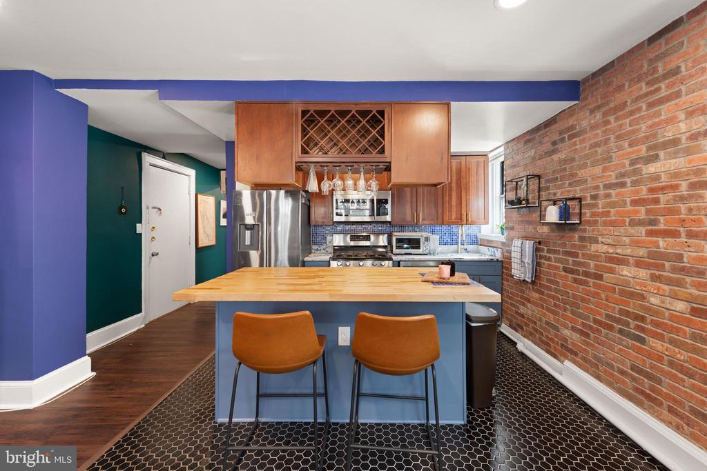 1820 CLYDESDALE PLACE NW Unit: 4