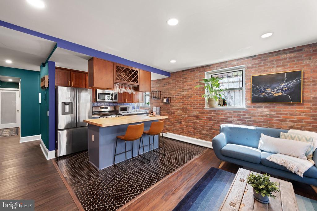 1820 CLYDESDALE PLACE NW Unit: 4