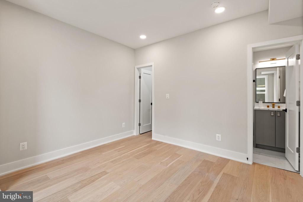 6008 34TH PLACE NW