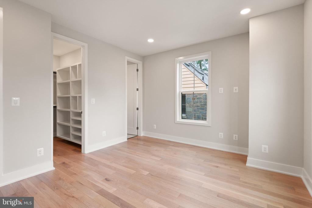 6008 34TH PLACE NW
