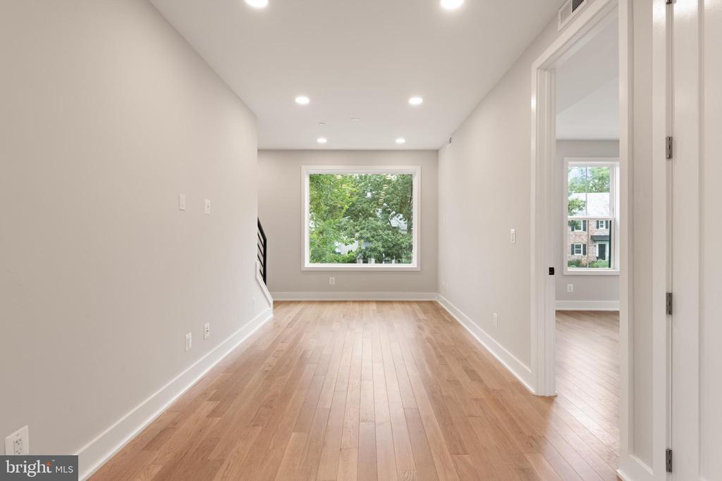 6008 34TH PLACE NW