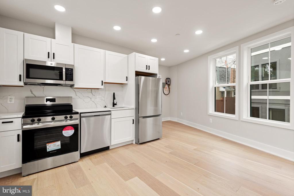 6008 34TH PLACE NW