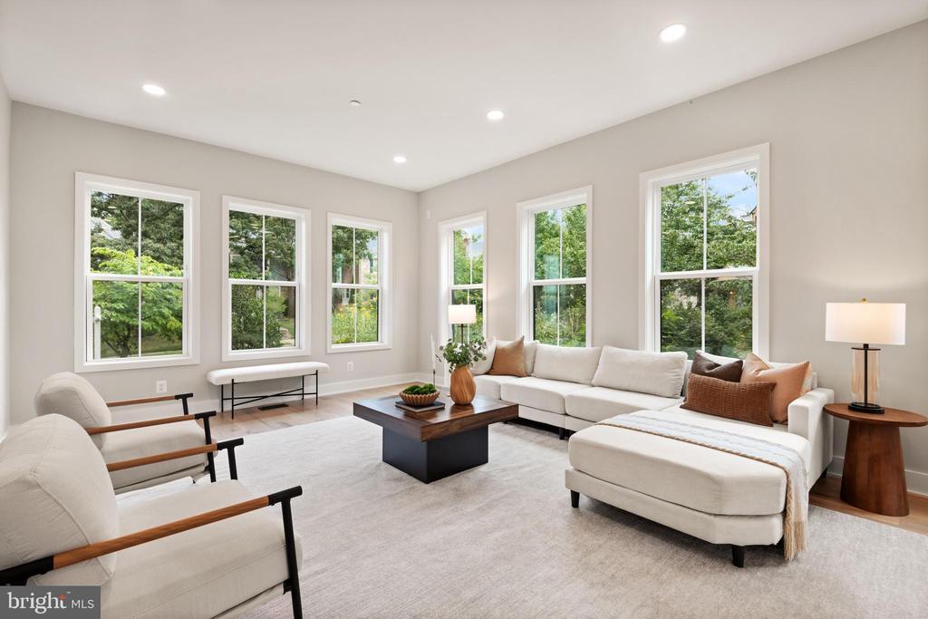 6008 34TH PLACE NW