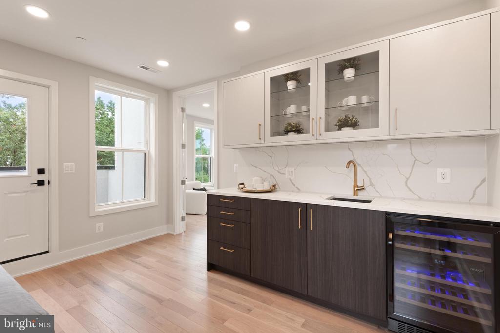 6008 34TH PLACE NW