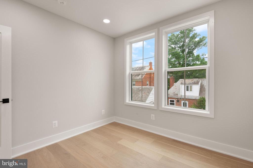 6008 34TH PLACE NW