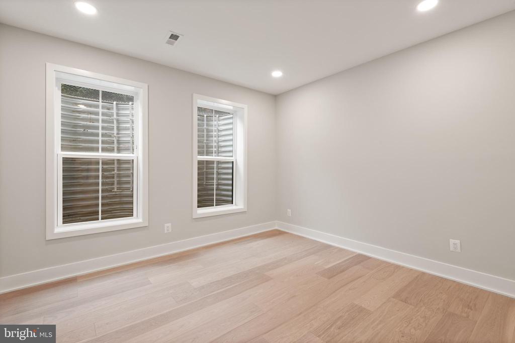 6008 34TH PLACE NW