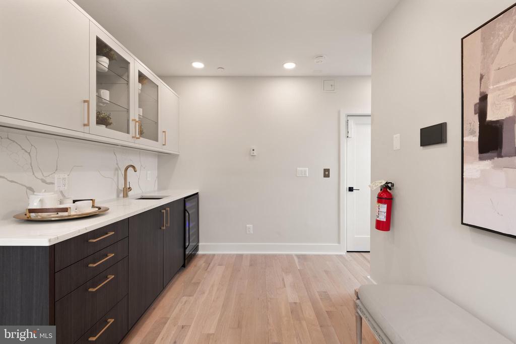 6008 34TH PLACE NW