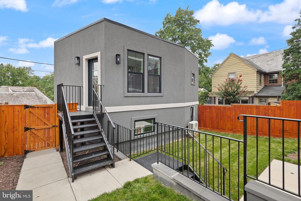 6008 34TH PLACE NW