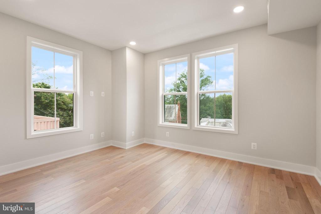 6008 34TH PLACE NW