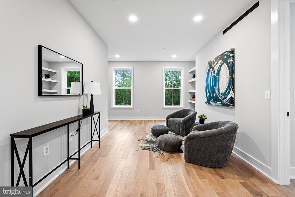 3711 LIVINGSTON STREET NW
