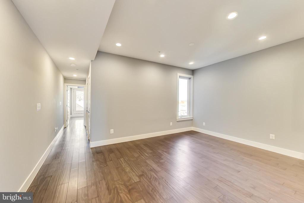 525 KENNEDY STREET NW Unit: 6