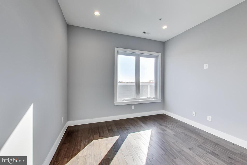 525 KENNEDY STREET NW Unit: 6