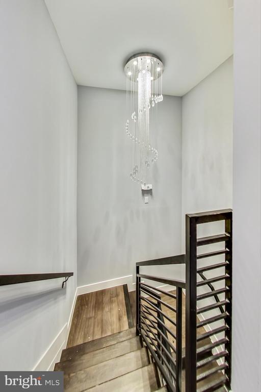 525 KENNEDY STREET NW Unit: 6