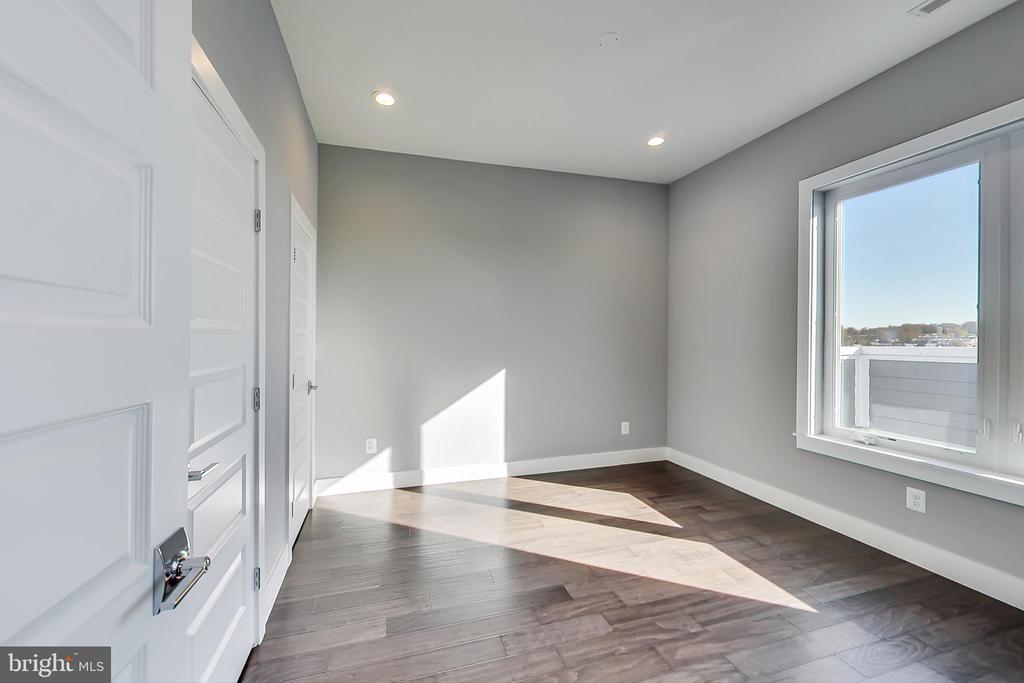 525 KENNEDY STREET NW Unit: 6