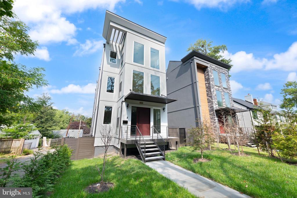 6116 30TH STREET NW