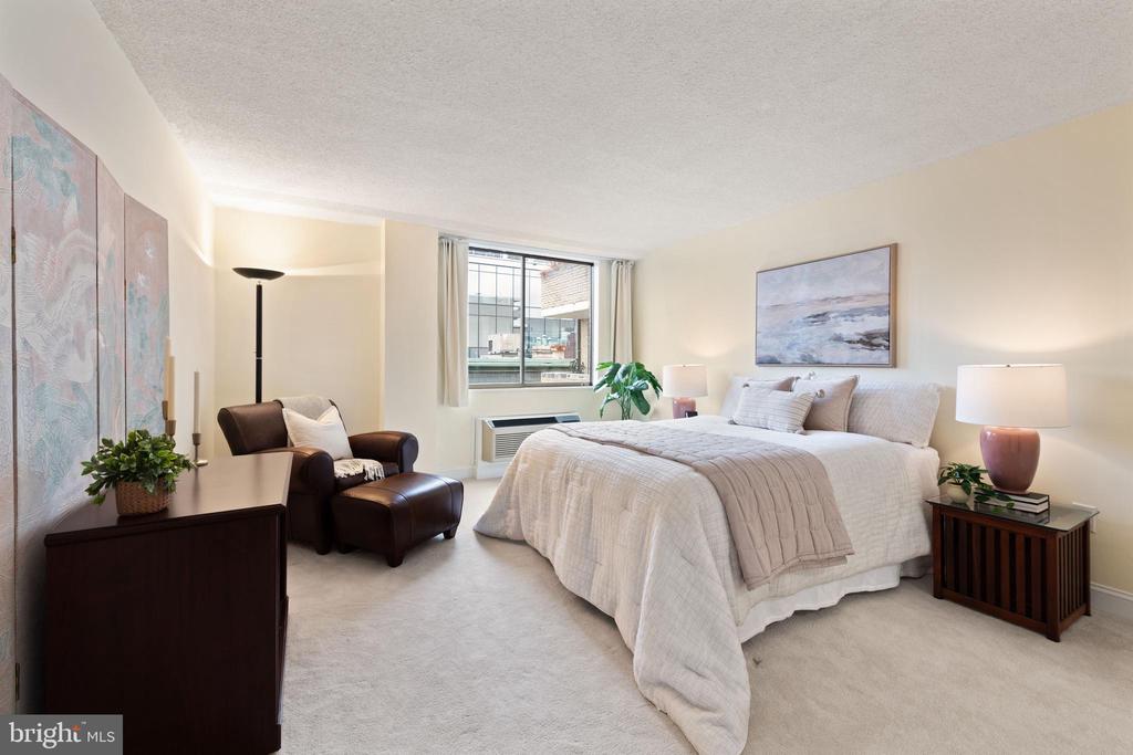 1325 18TH STREET NW Unit: 712
