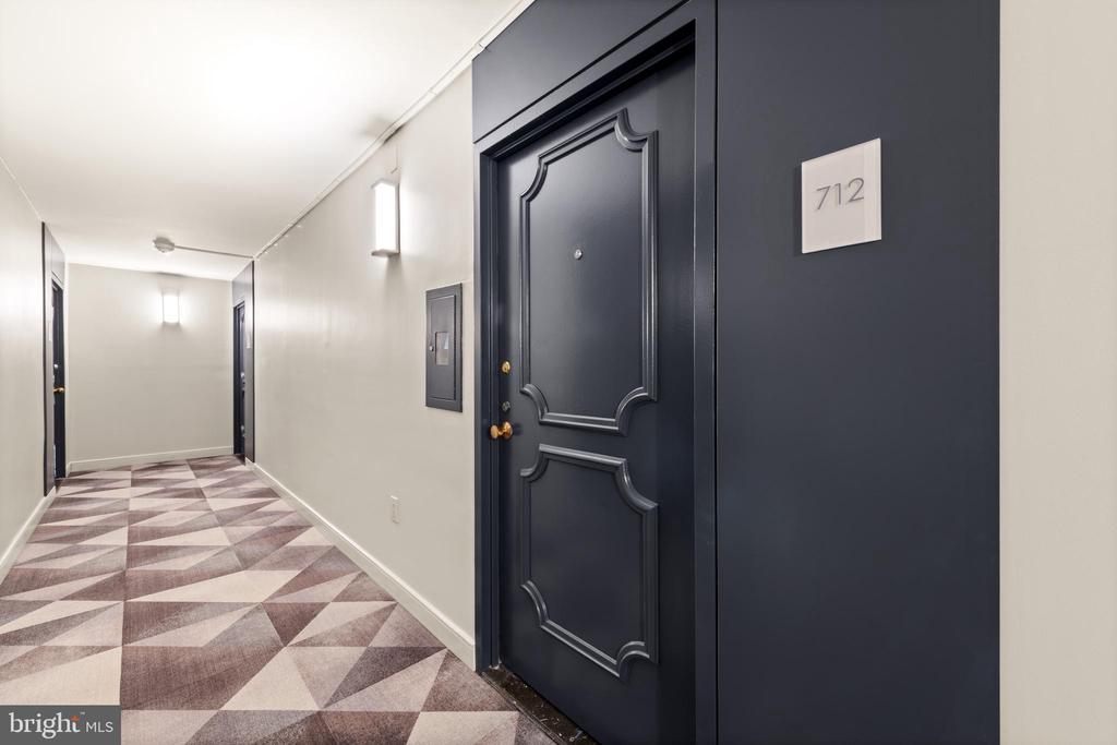 1325 18TH STREET NW Unit: 712
