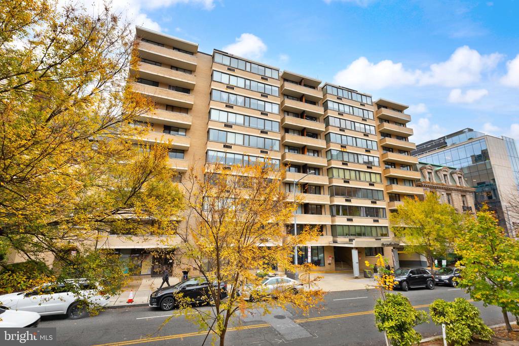 1325 18TH STREET NW Unit: 712