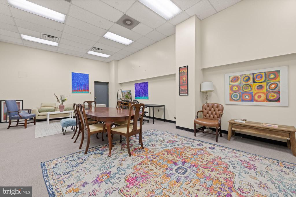 1325 18TH STREET NW Unit: 712