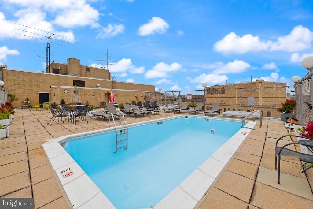 1325 18TH STREET NW Unit: 712