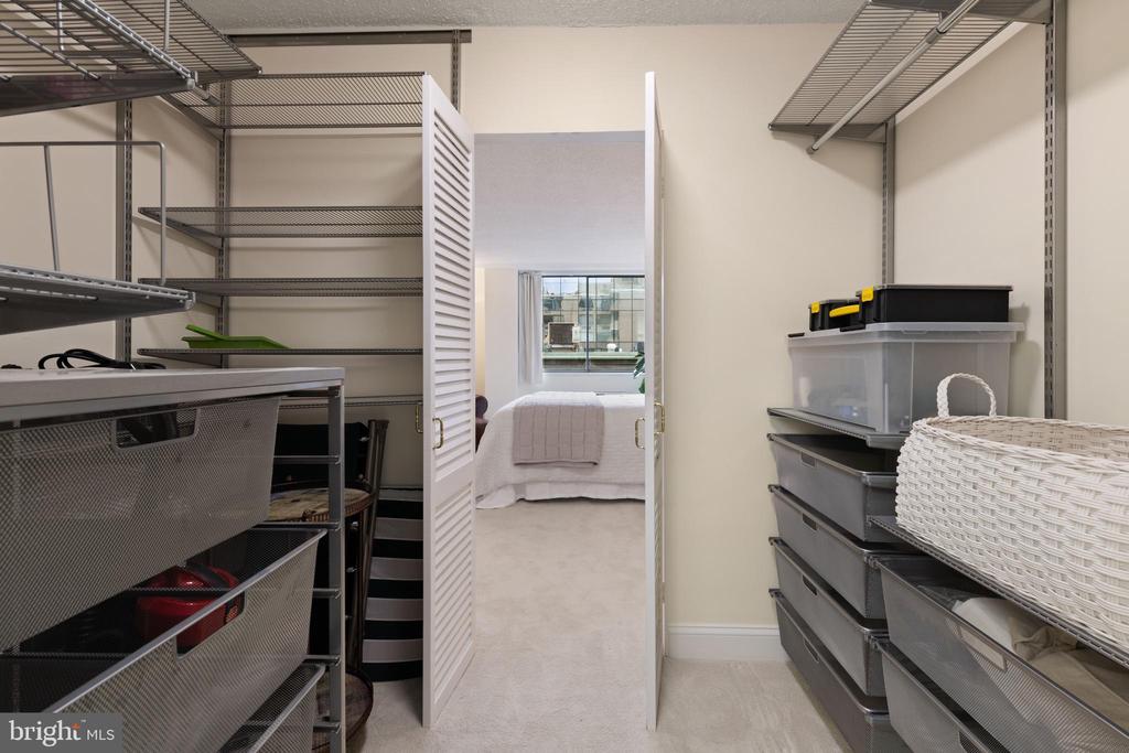 1325 18TH STREET NW Unit: 712