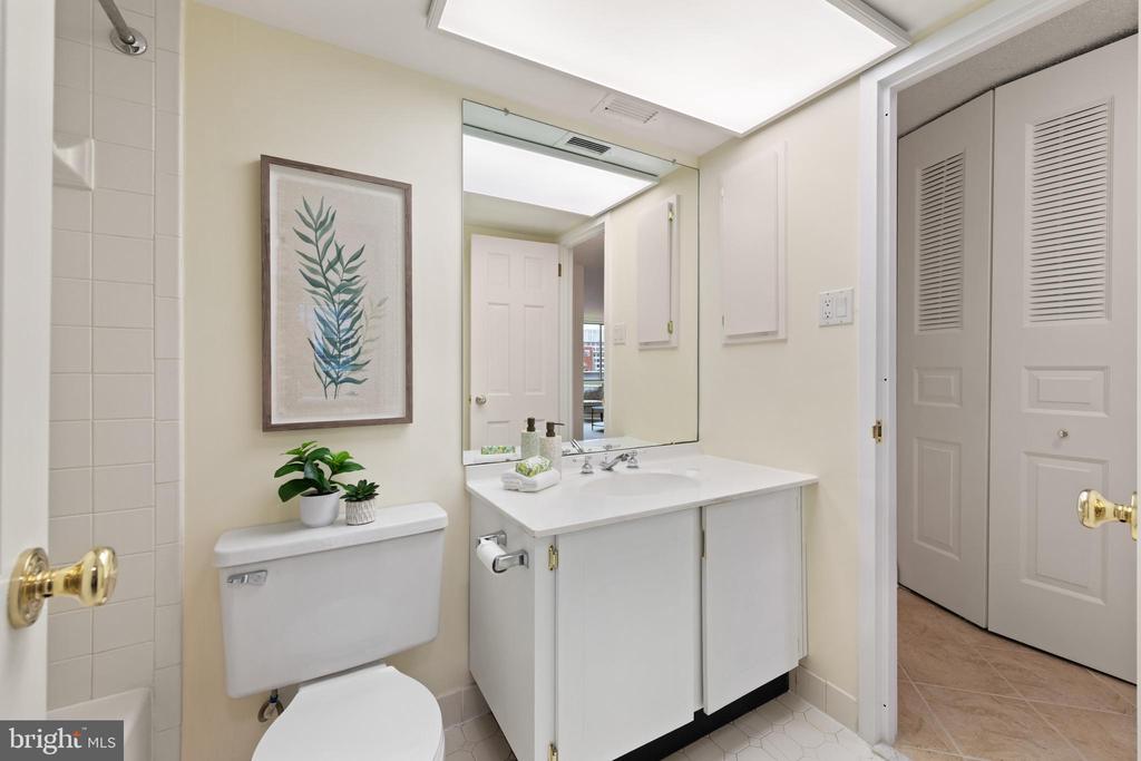 1325 18TH STREET NW Unit: 712