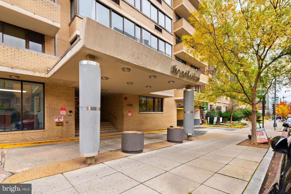 1325 18TH STREET NW Unit: 712