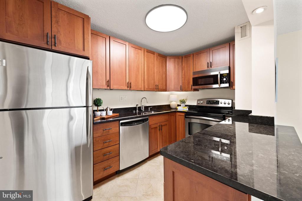 1325 18TH STREET NW Unit: 712