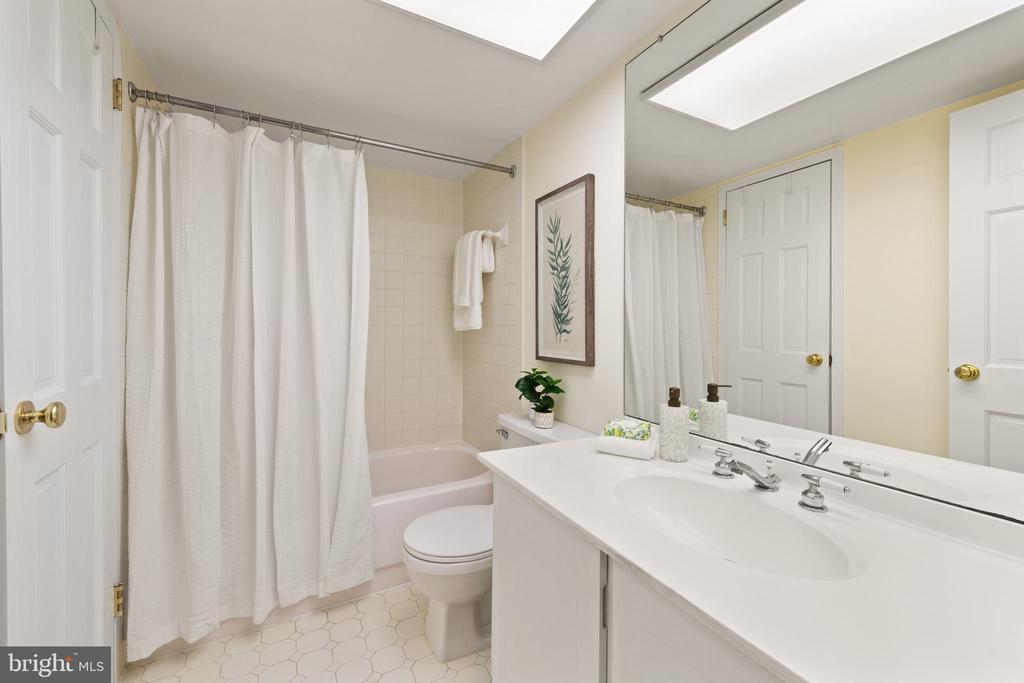 1325 18TH STREET NW Unit: 712