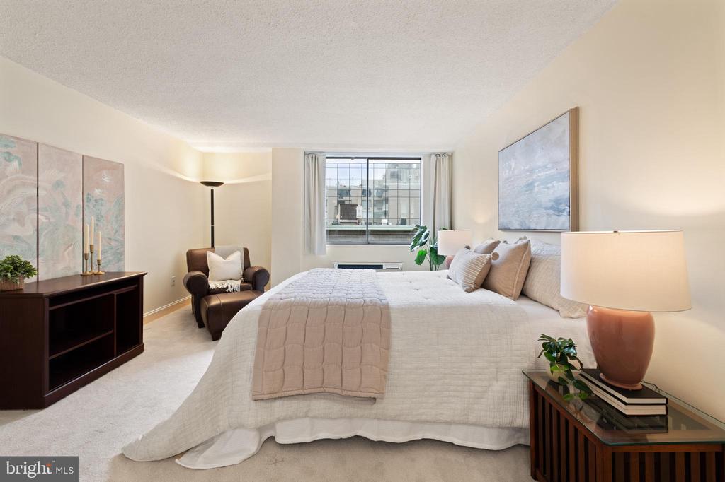 1325 18TH STREET NW Unit: 712