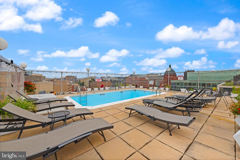 1325 18TH STREET NW Unit: 712
