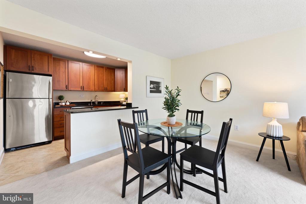 1325 18TH STREET NW Unit: 712