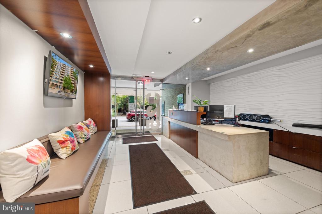 1325 18TH STREET NW Unit: 712