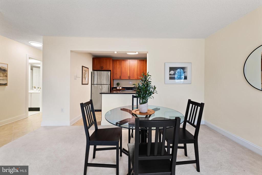 1325 18TH STREET NW Unit: 712