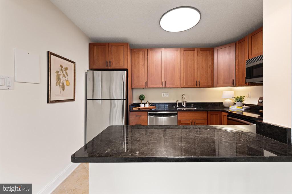 1325 18TH STREET NW Unit: 712