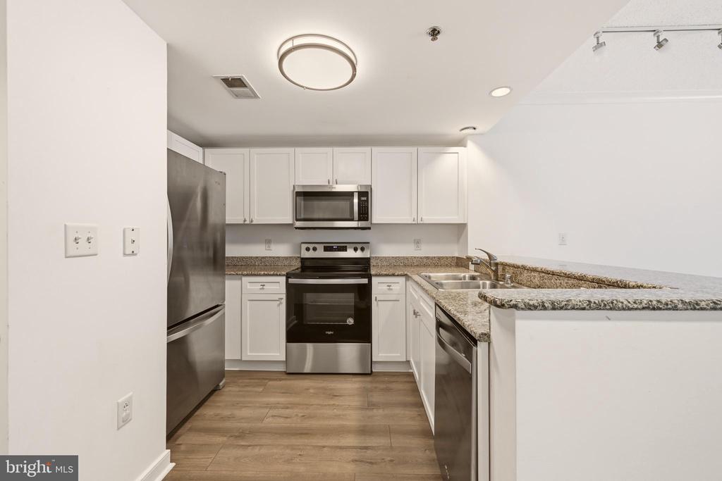 777 7TH STREET NW Unit: 1017