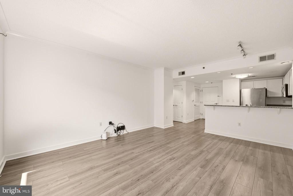 777 7TH STREET NW Unit: 1017