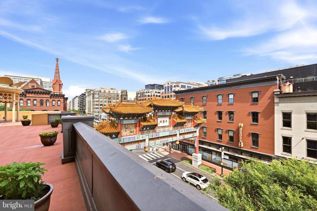 777 7TH STREET NW Unit: 1017