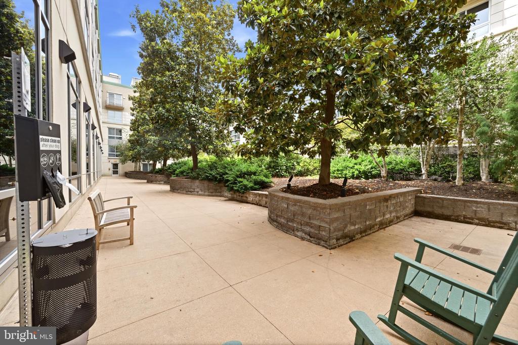 777 7TH STREET NW Unit: 1017