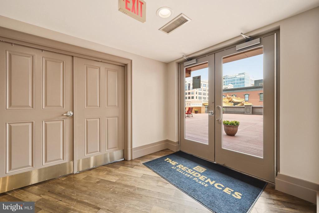 777 7TH STREET NW Unit: 1017