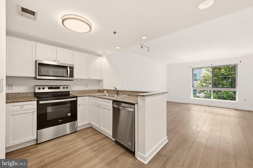 777 7TH STREET NW Unit: 1017