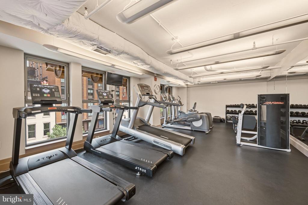 777 7TH STREET NW Unit: 1017
