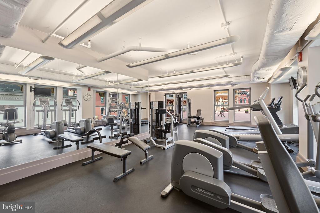 777 7TH STREET NW Unit: 1017