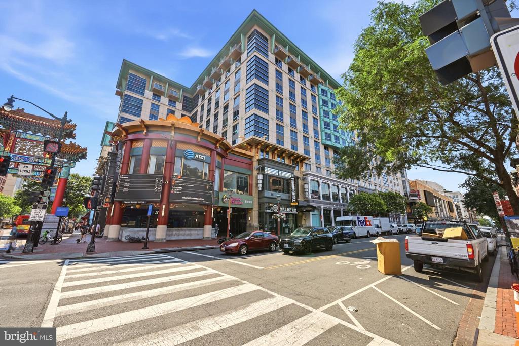 777 7TH STREET NW Unit: 1017