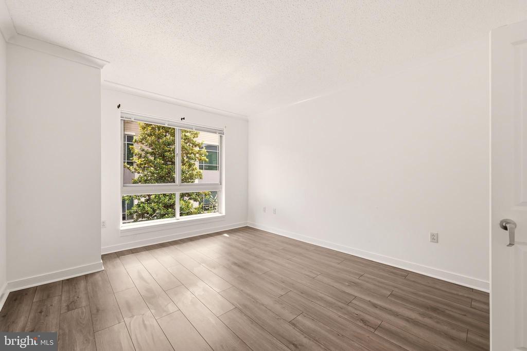 777 7TH STREET NW Unit: 1017